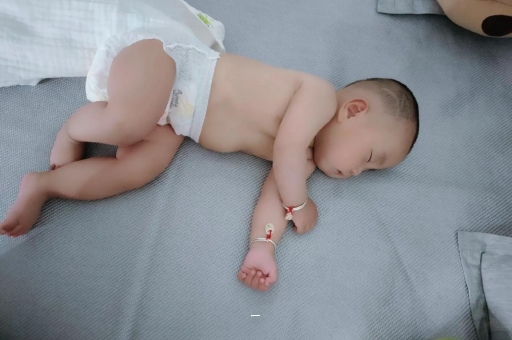 仙桃哭泣宝宝魔法眼泪